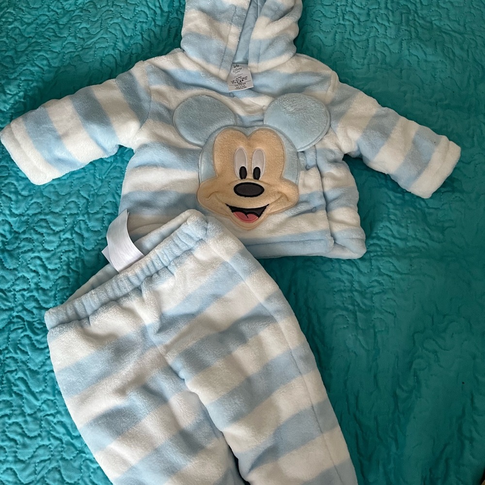 Disney baby 6-9months set